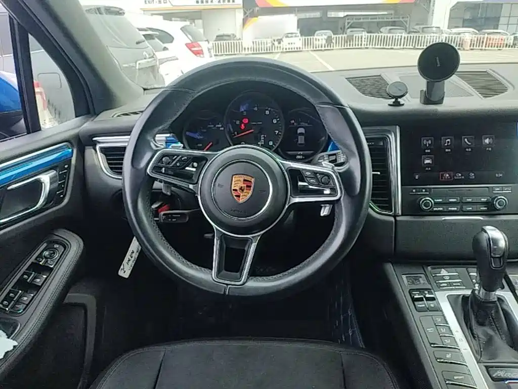 Porsche Macan 2016 — фото 11