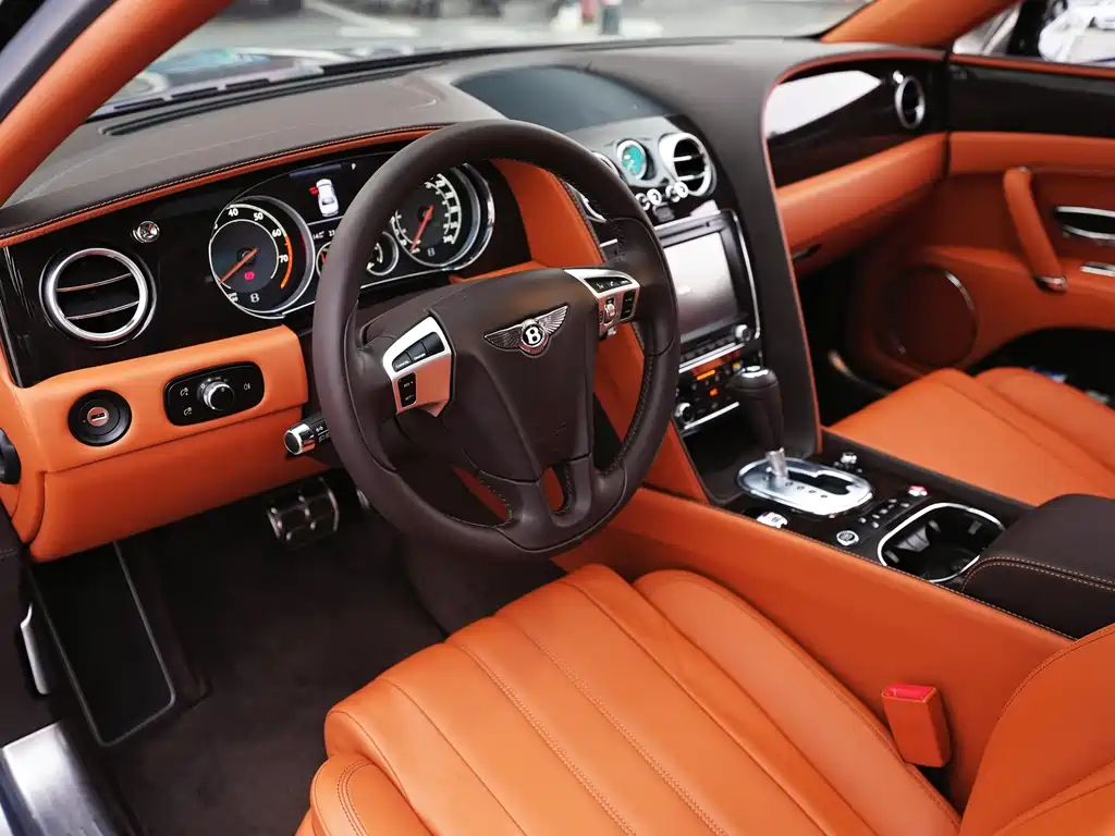 Bentley Flying Spur 2017 — фото 8