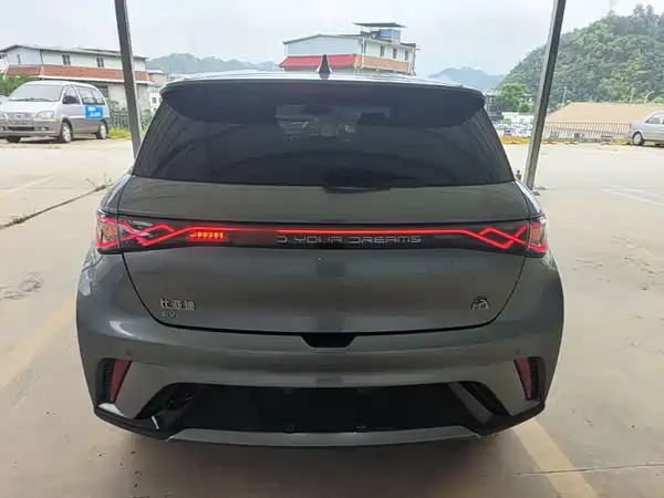 BYD Dolphin 2023