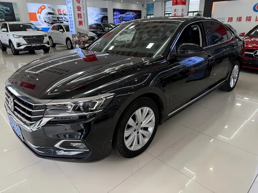 Volkswagen Passat 2019 — фото 1