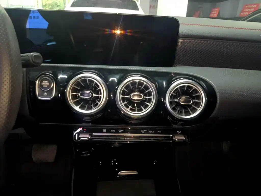 Mercedes-Benz A-Class 2025 — фото 13