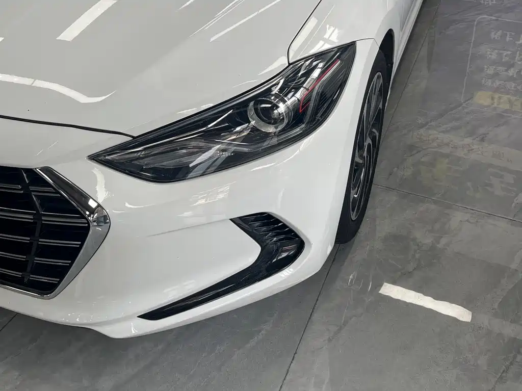 Hyundai Elantra 2020 — фото 4