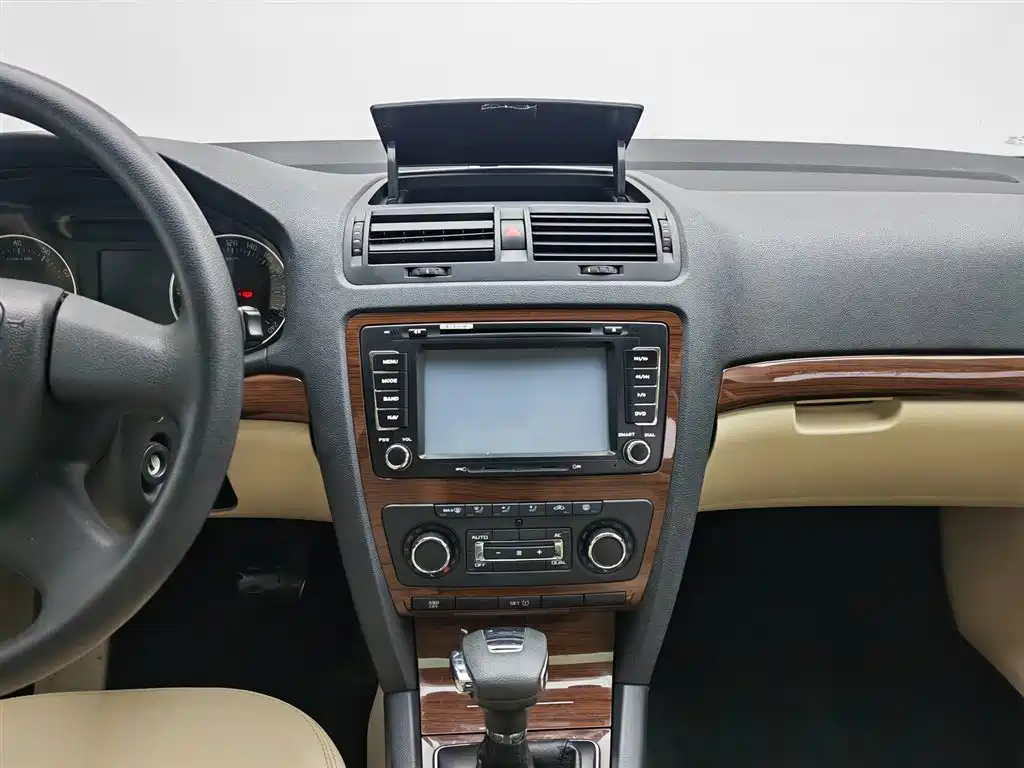 Skoda Octavia 2013 — фото 12
