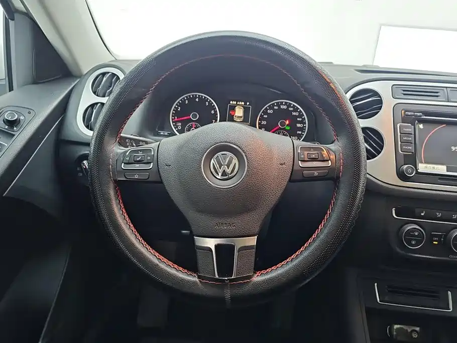 Volkswagen Tiguan 2016 — фото 15
