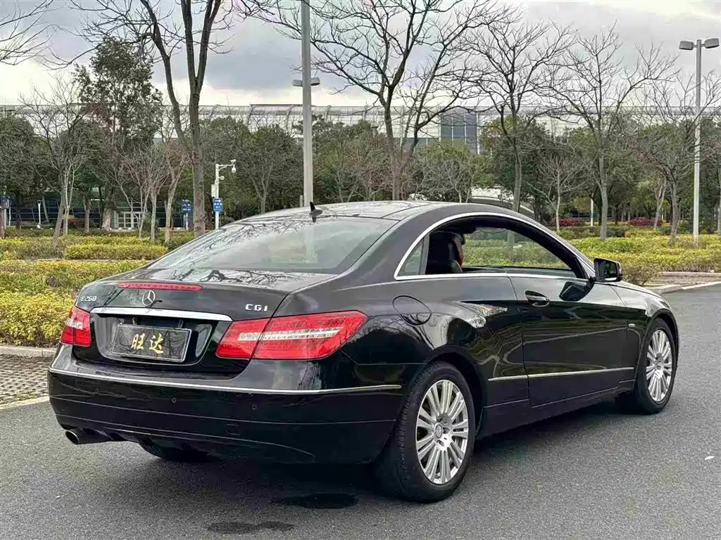 Mercedes-Benz E-Class 2011