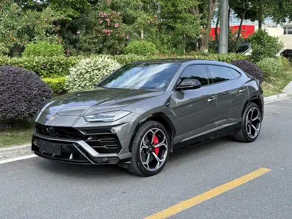 Lamborghini Urus 2021