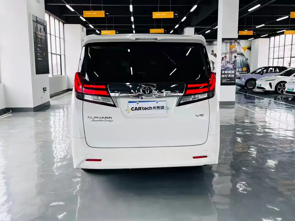 Toyota Alphard 2017 — фото 7