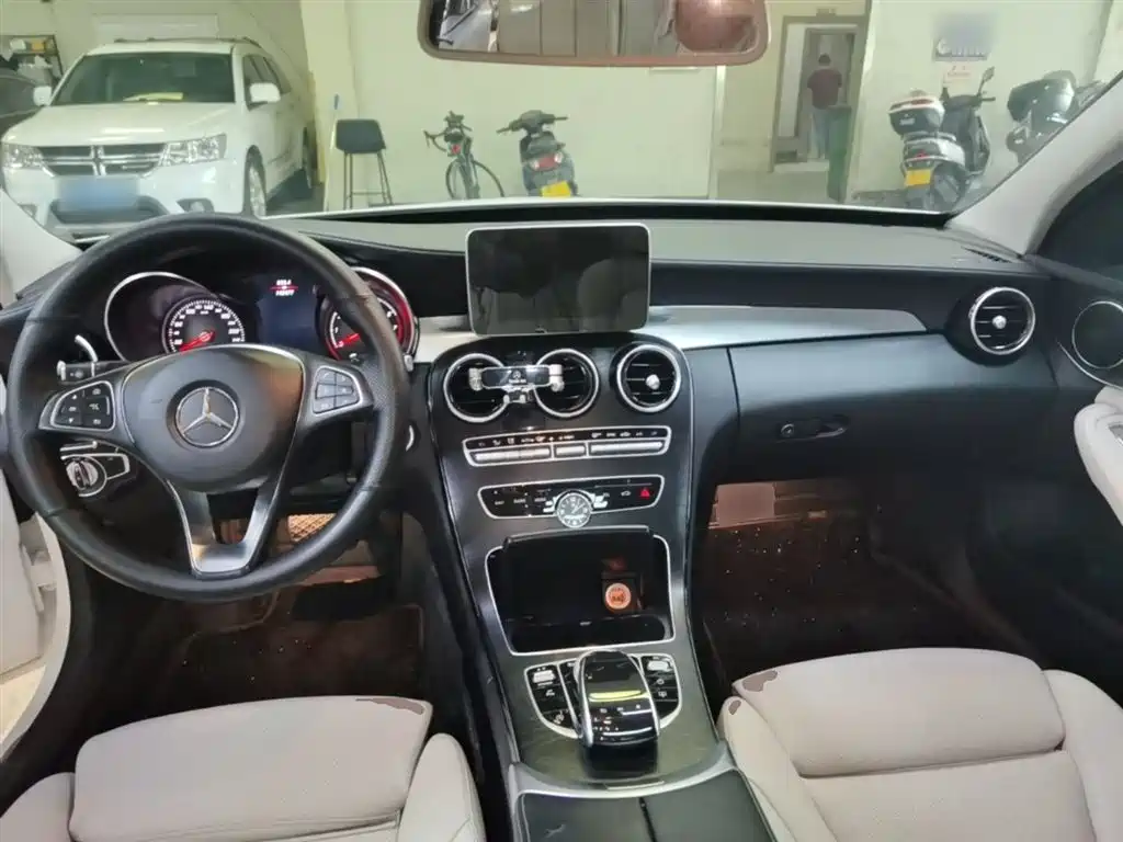 Mercedes-Benz C-Class 2018 — фото 10