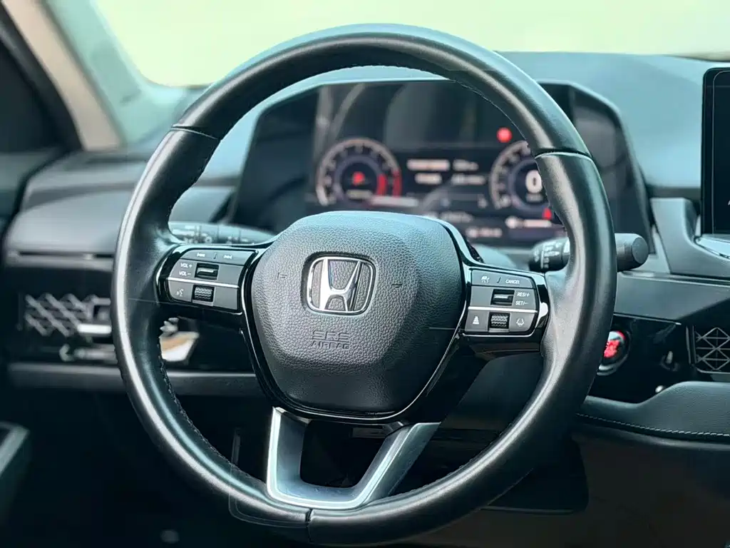 Honda Accord 2023 — фото 17