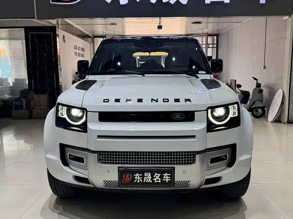 Land Rover Defender 2021