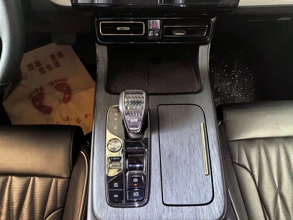 GAC Motor Trumpchi GS8 2022 — фото 11