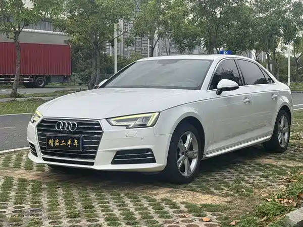 Audi A4L 2019