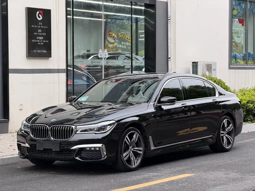 BMW 7 Series 2018 — фото 1