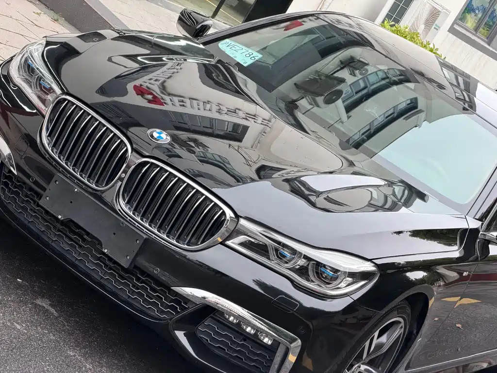 BMW 7 Series 2018 — фото 3