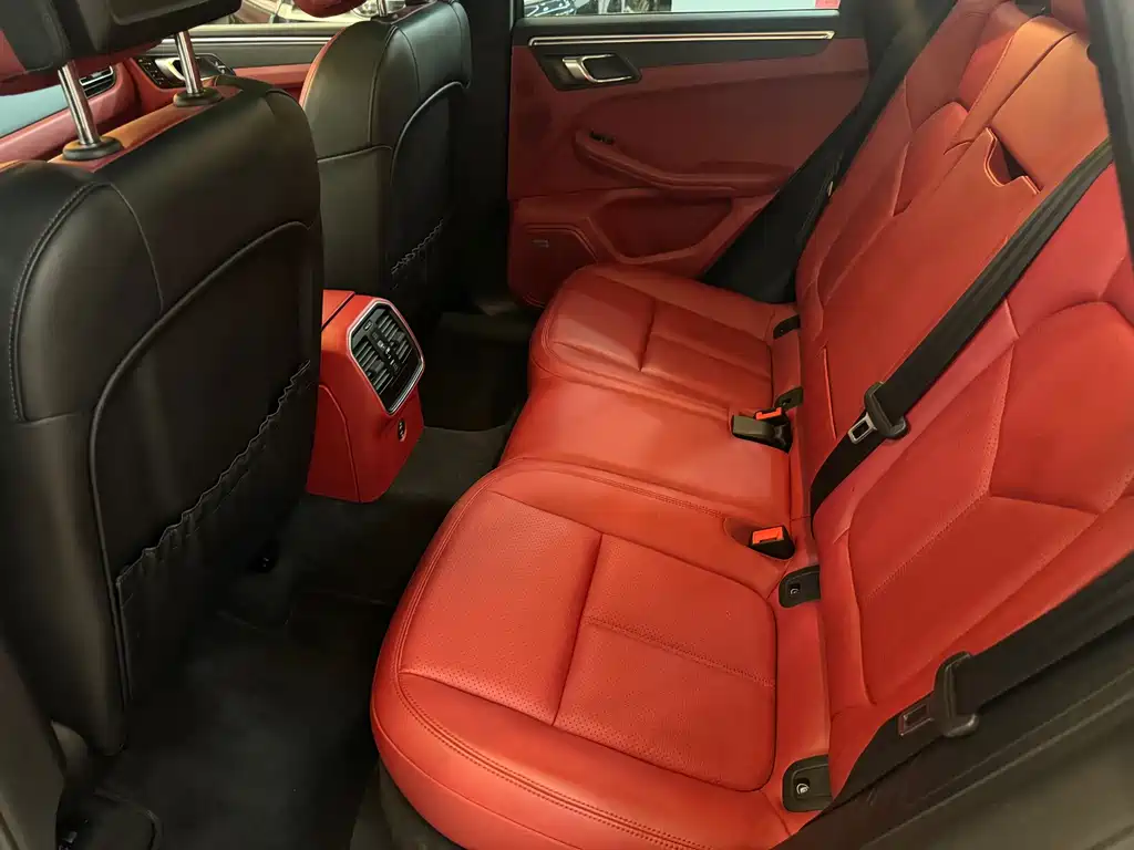Porsche Macan 2020 — фото 11