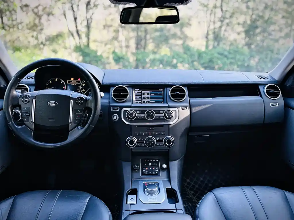 Land Rover Discovery 2015 — фото 8