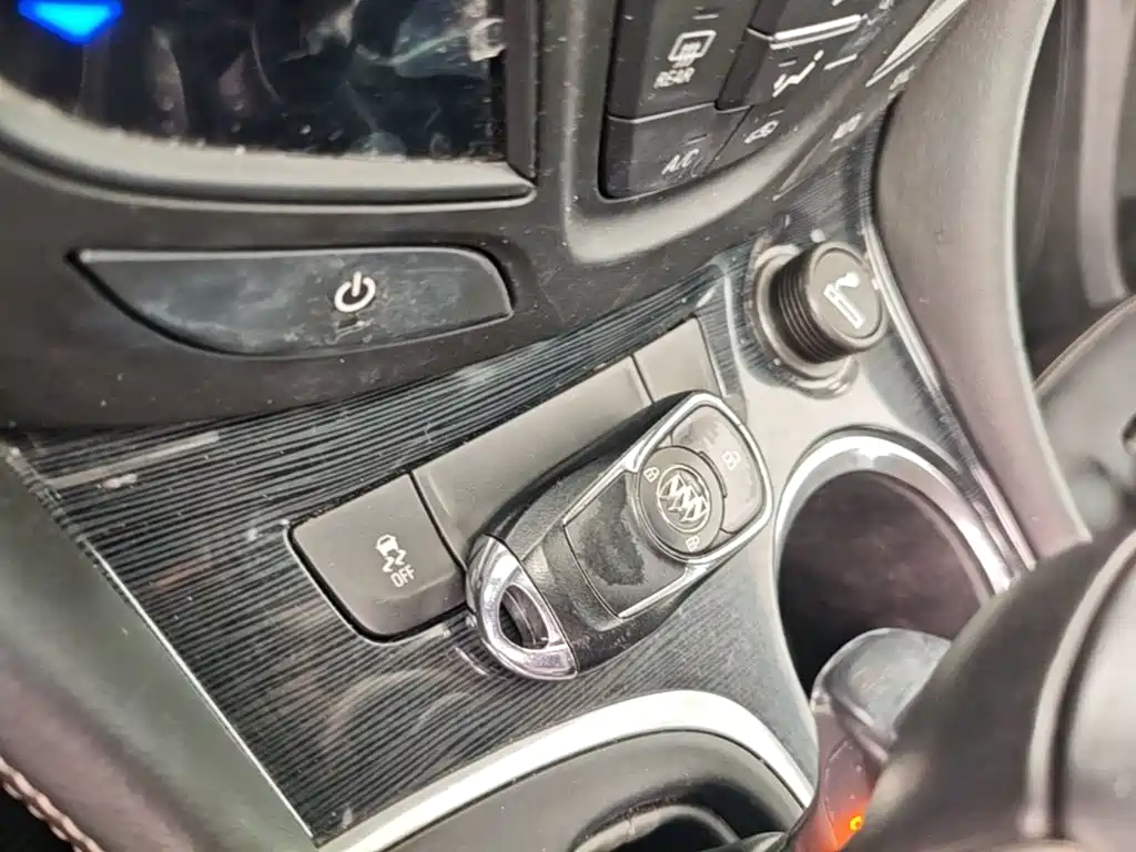 Buick Envision Plus 2017 — фото 9