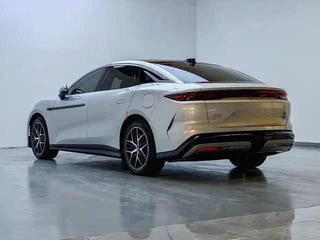 BYD Han L 2025 — фото 10