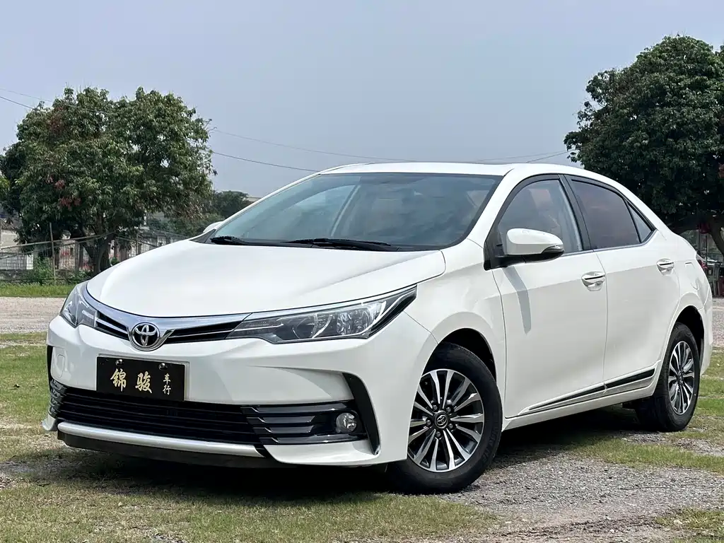 Toyota Corolla 2017 — фото 3