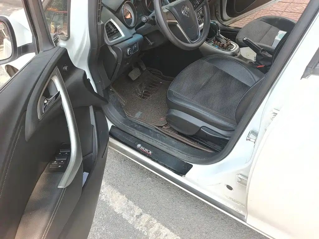 Buick Excelle 2015 — фото 14