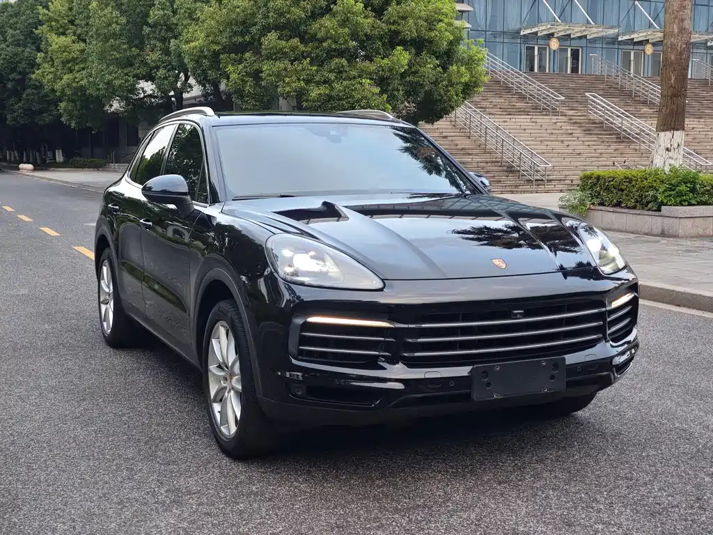 Porsche Cayenne 2018 — фото 3