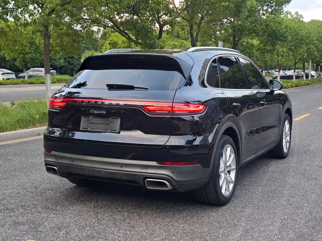 Porsche Cayenne 2018 — фото 25