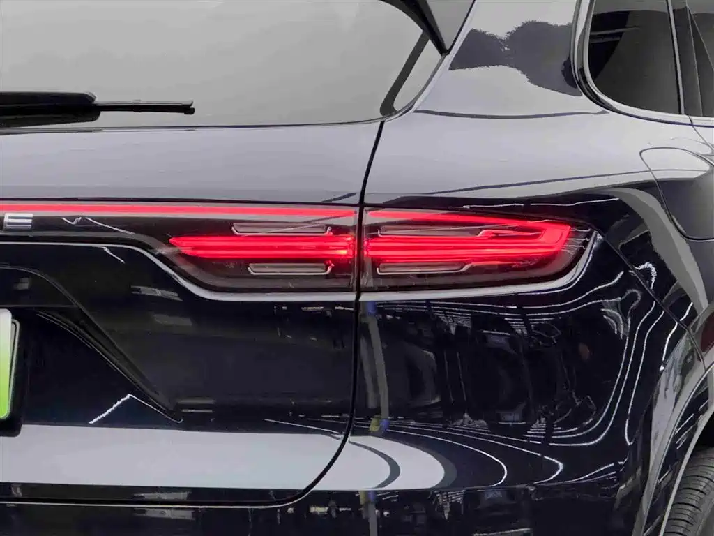 Porsche Cayenne Hybrid 2023 — фото 19