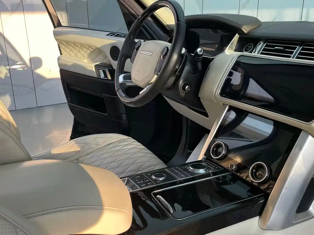 Land Rover Range Rover 2018 — фото 20