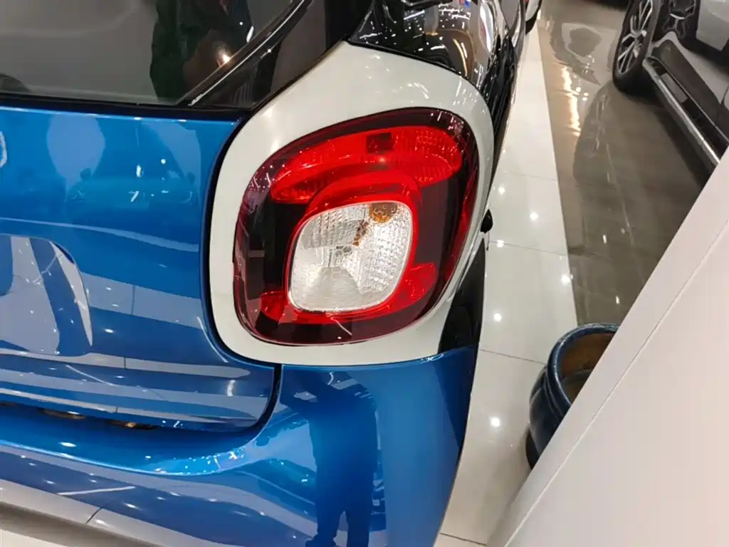 smart Fortwo 2019 — фото 8