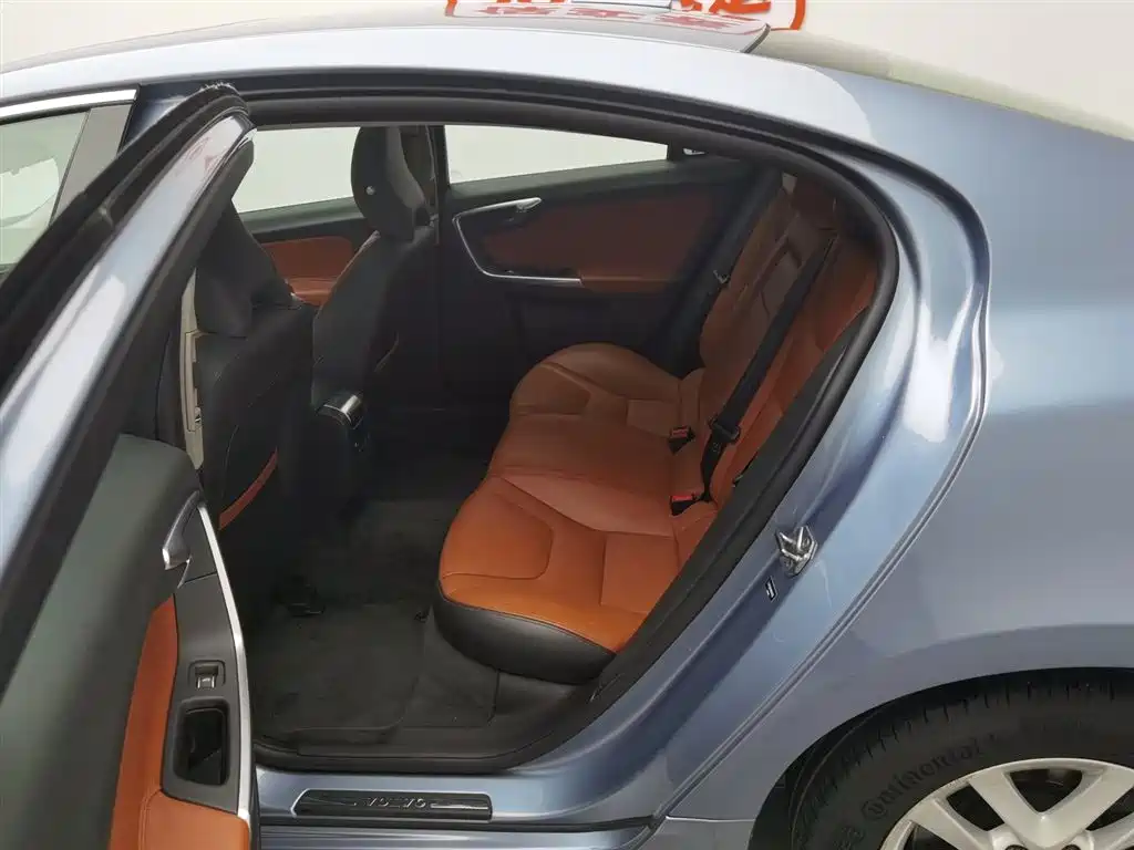 Volvo S60 2017 — фото 15