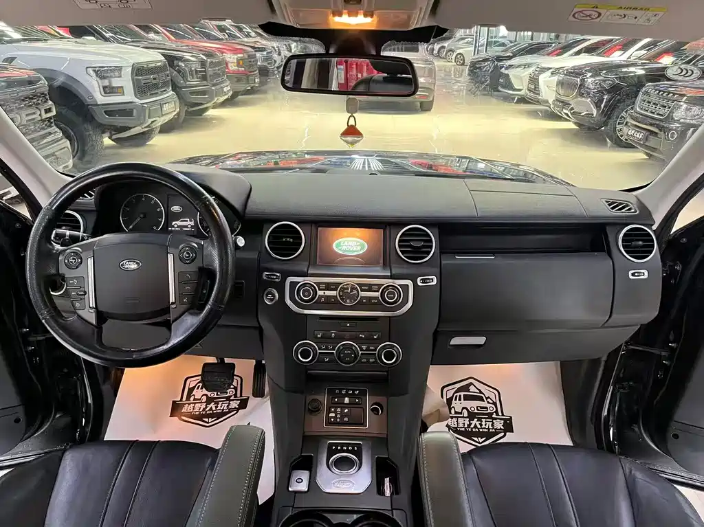 Land Rover Discovery 2015 — фото 6