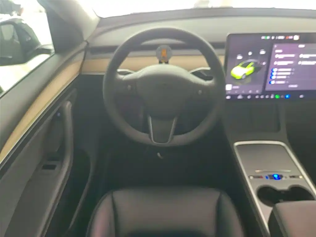 Tesla Model Y 2023 — фото 11