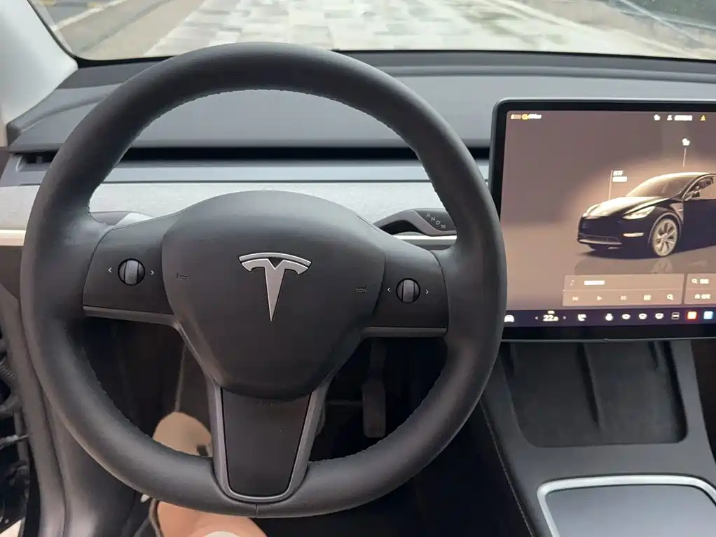 Tesla Model Y 2023 — фото 13