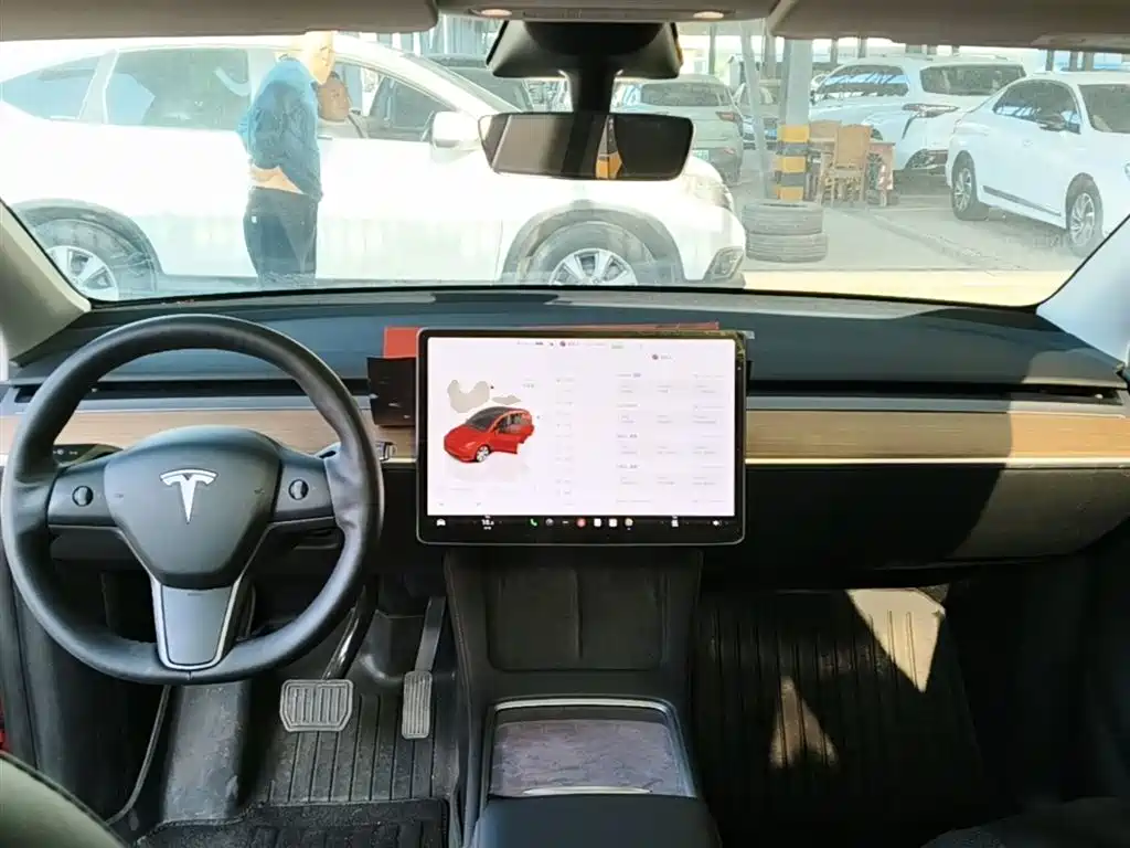 Tesla Model Y 2023 — фото 10