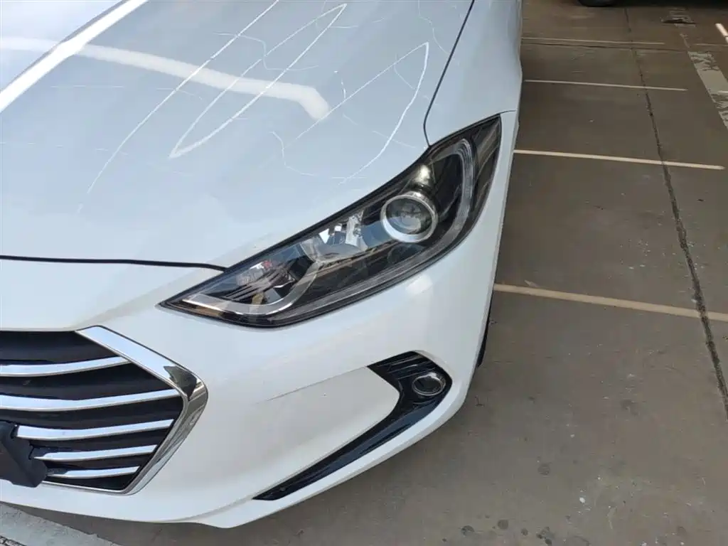Hyundai Elantra 2016 — фото 24