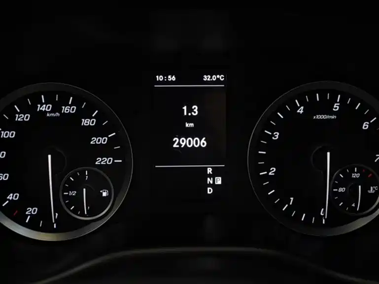 Mercedes-Benz Vito 2023 — фото 10