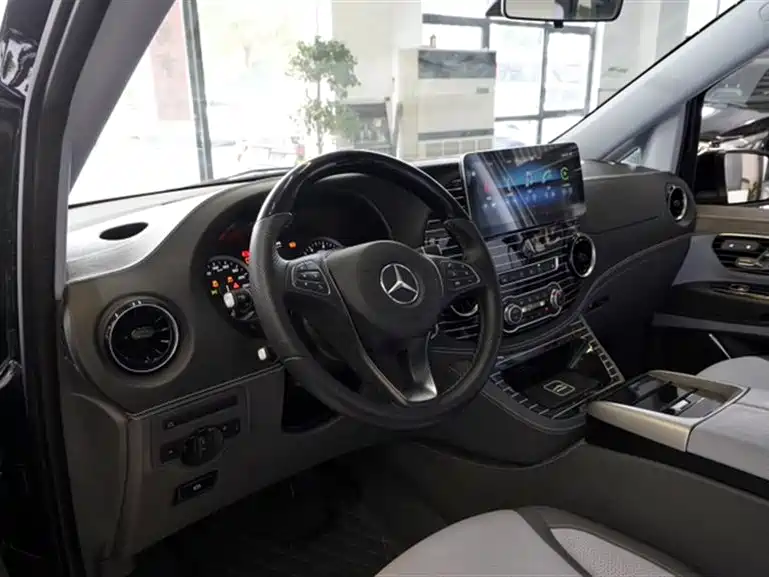 Mercedes-Benz Vito 2023 — фото 16