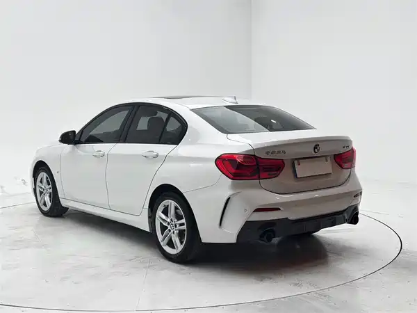 BMW 1 Series 2021