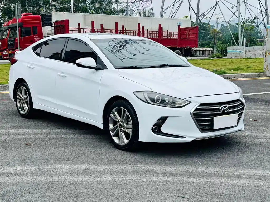 Hyundai Elantra 2016 — фото 2