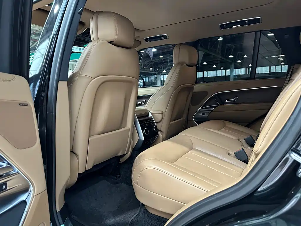 Land Rover Range Rover 2023 — фото 11