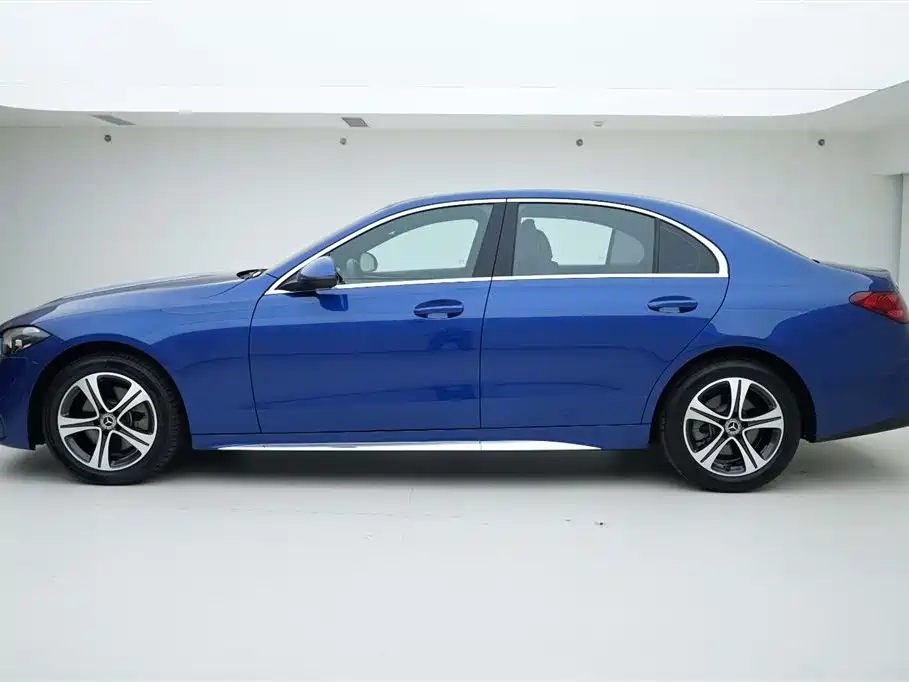 Mercedes-Benz C-Class 2022 — фото 3