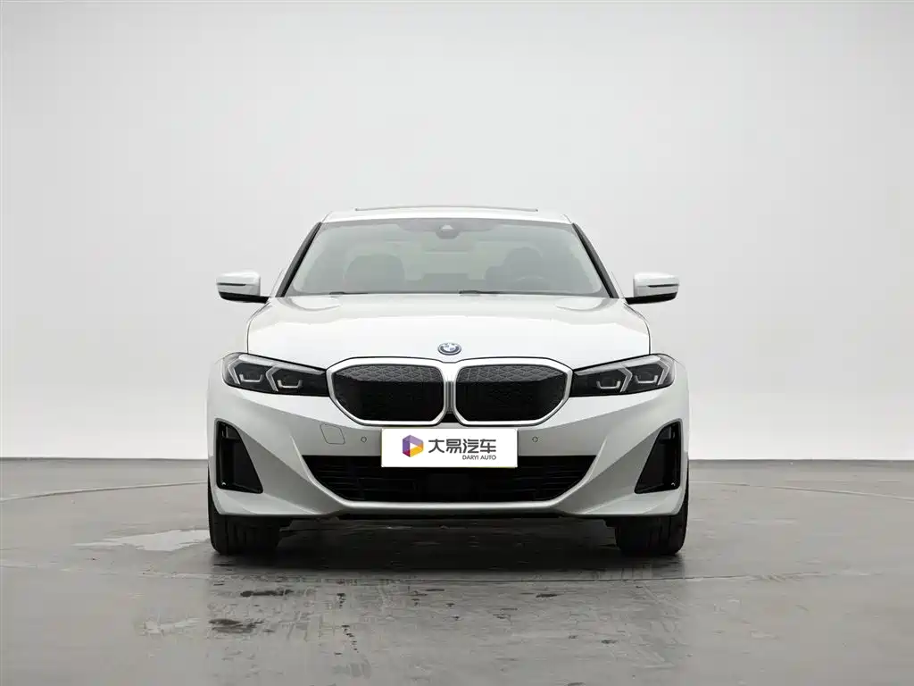 BMW i3 2025 — фото 2