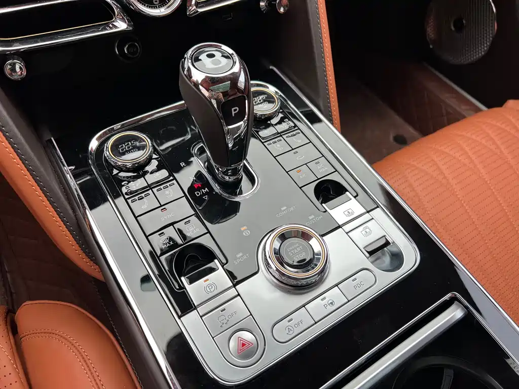 Bentley Flying Spur 2022 — фото 13