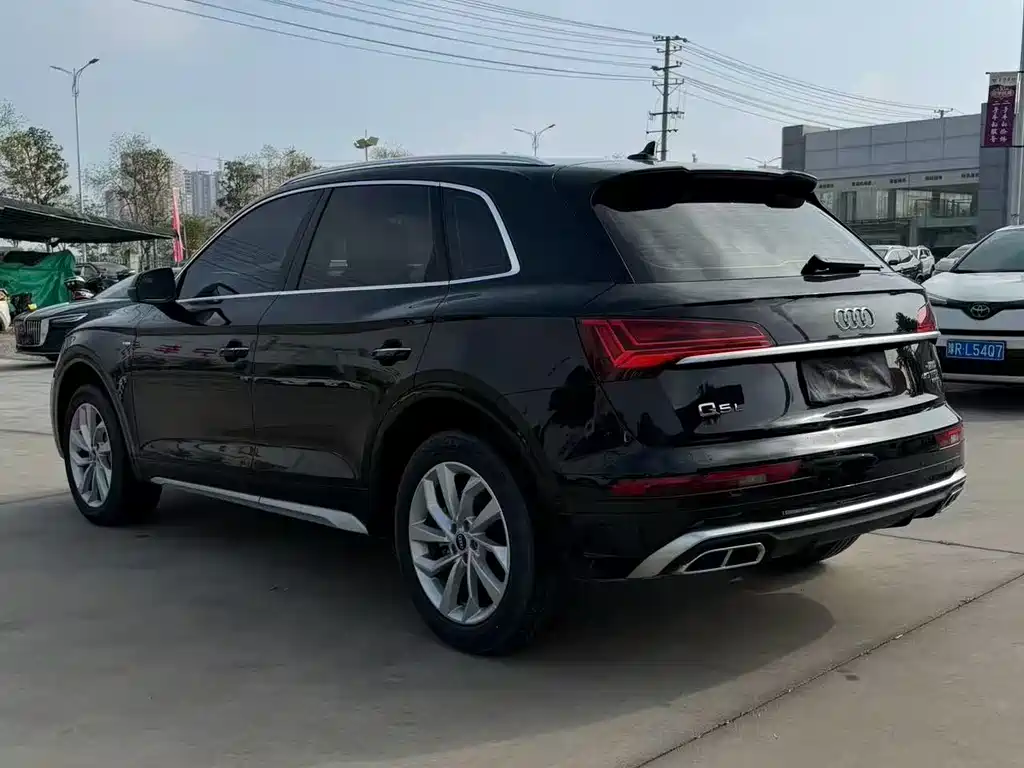 Audi Q5L 2022 — фото 8