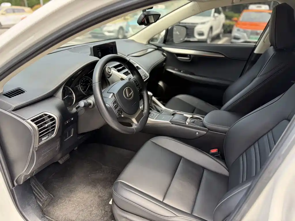 Lexus NX 2019