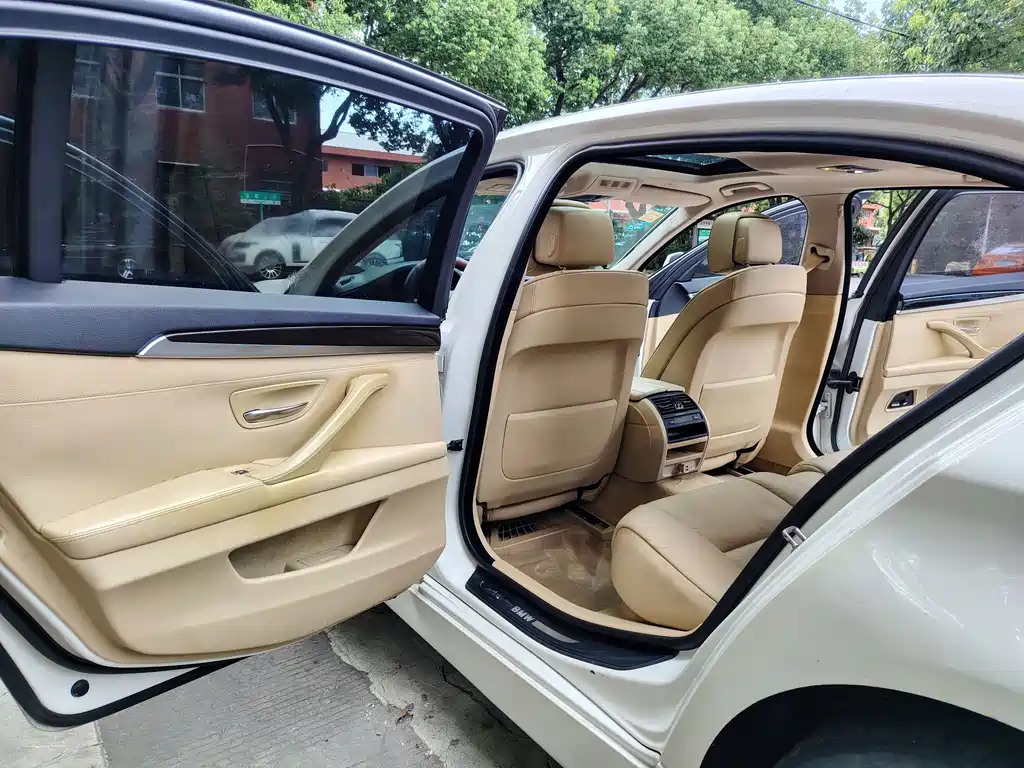 BMW 5 Series 2011