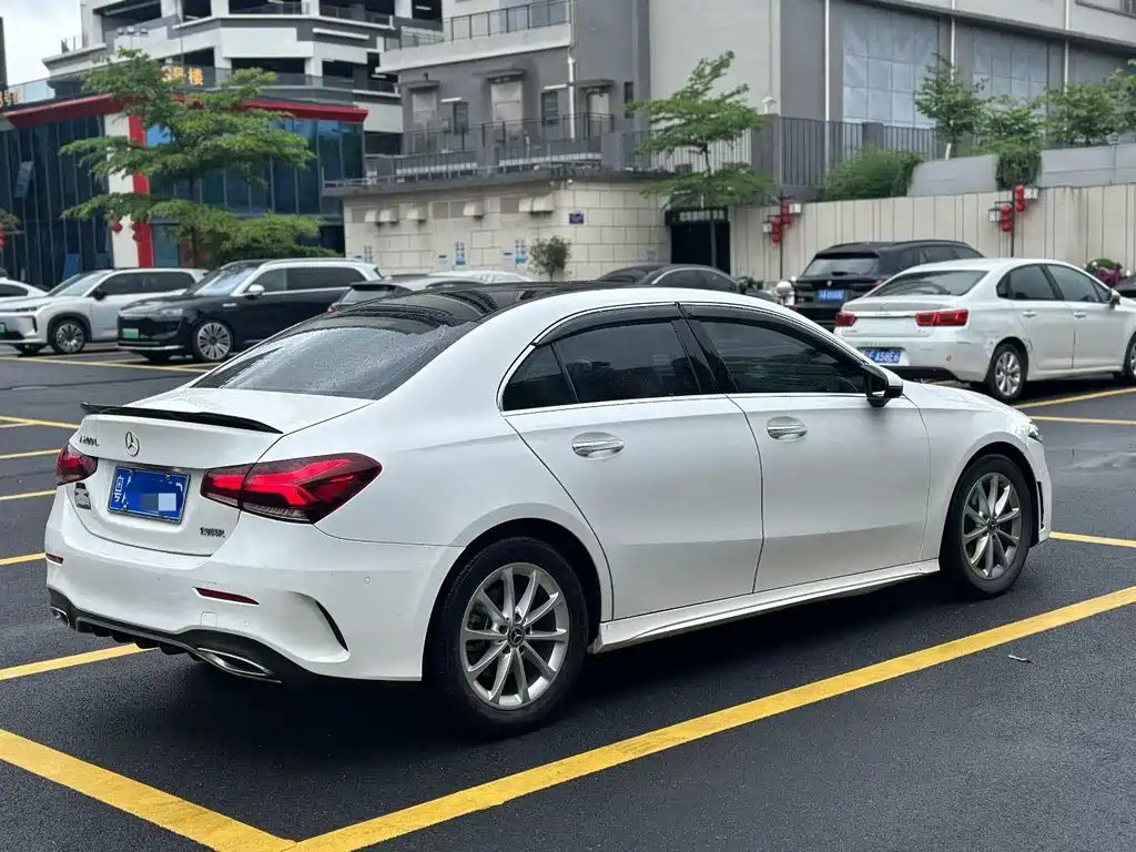 Mercedes-Benz A-Class 2020 — фото 4