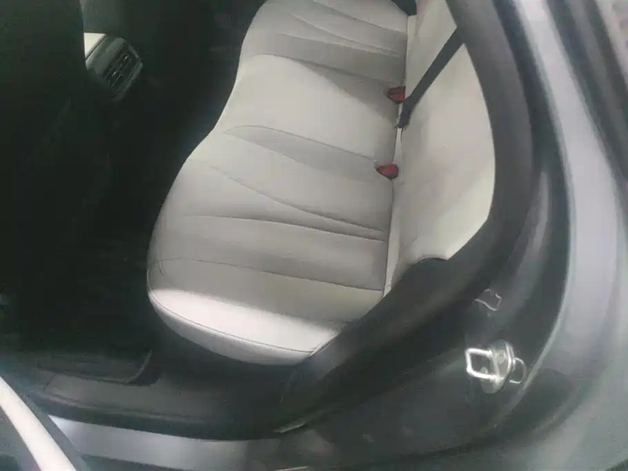 BYD Seal 05 DM-i 2025 — фото 11