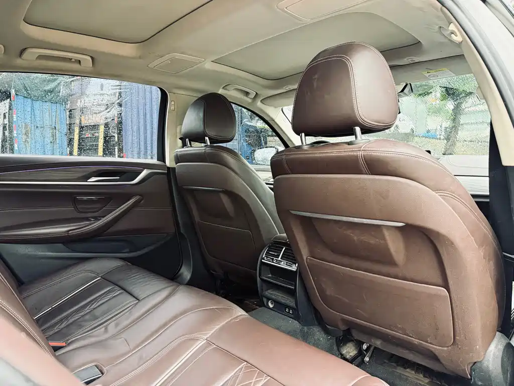 BMW 5 Series New Energy 2019 — фото 21