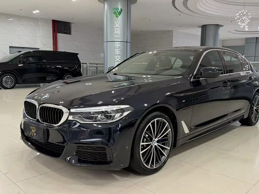 BMW 5 Series 2020 — фото 1